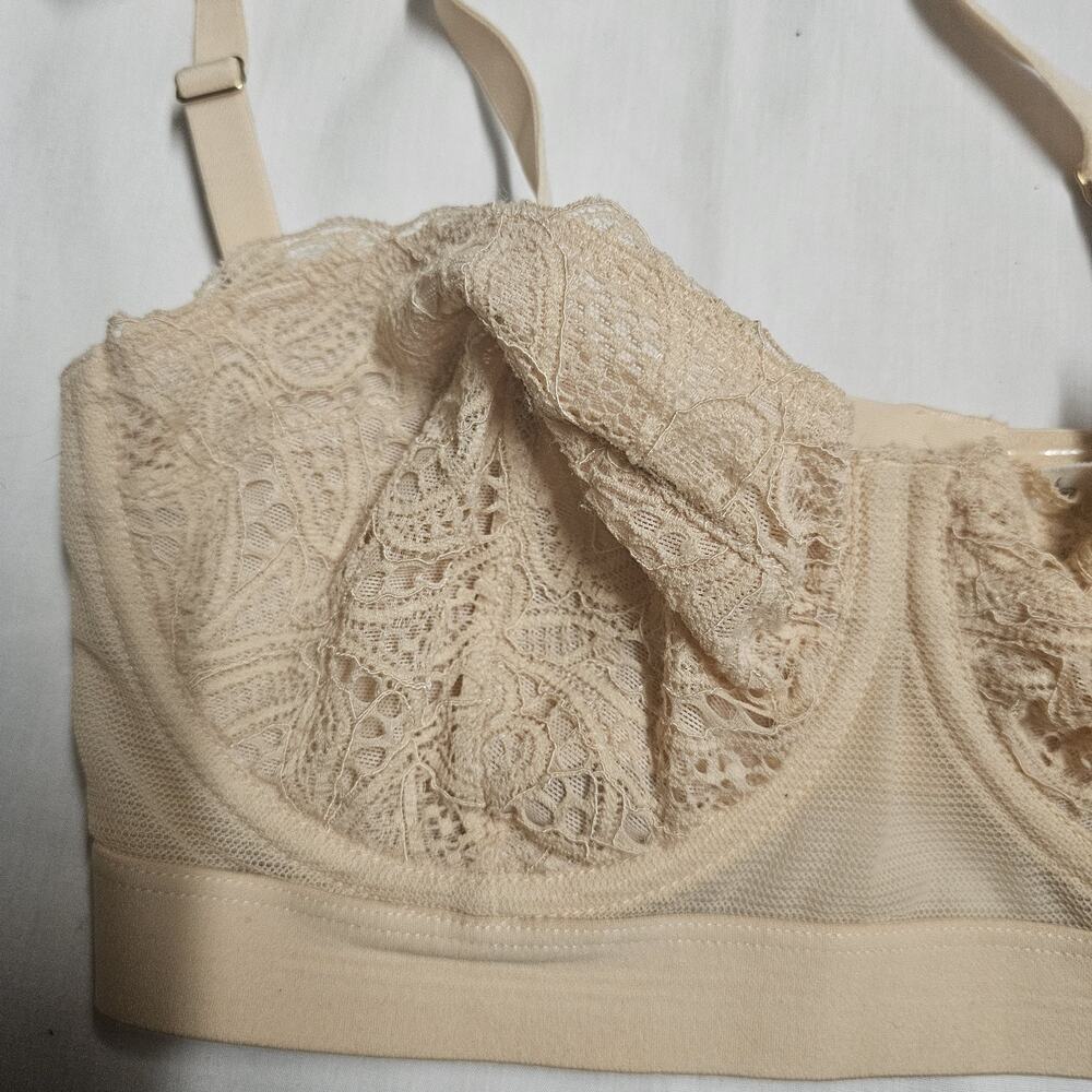 LIVELY Bra Women Size 32D Nude Convertible Bra Light Weight Coastal Summer - Picture 2 of 8